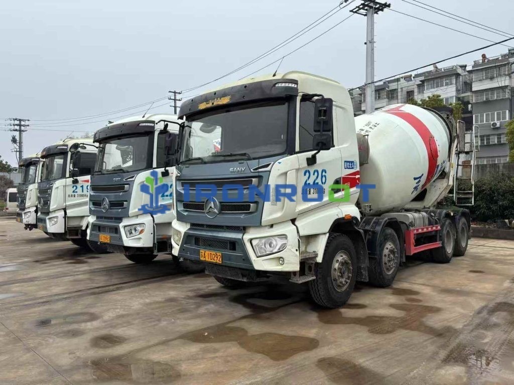 Camión mezclador de concreto vs. camión bomba de concreto: ¿cuál necesita su proyecto?
